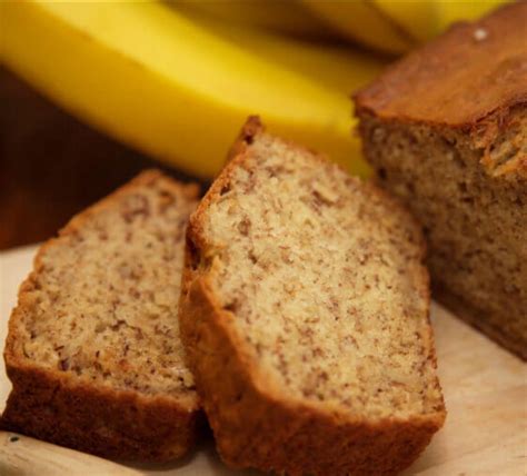 Bananas and chunky peanut butter complement each other perfectly in this easy banana bread recipe. Banana Bread, Ina Garten / Old Fashioned Banana Cake A ...
