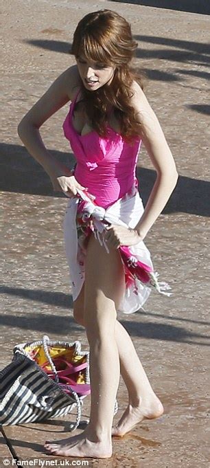 Anna Kendrick From Pitch Perfect In Pink Swimsuit While Filming In