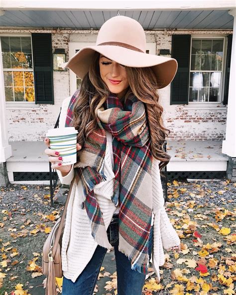 Fall Layers Outfit Plaid Blanket Scarf And Tan Floppy Hat Layering Outfits Fall Fall Winter
