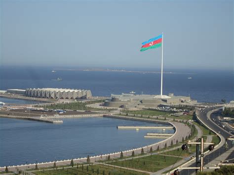 Baku, also known as baky or bakı, is the largest city in the caucasus and the capital of azerbaijan. Opiniones de bahia de baku