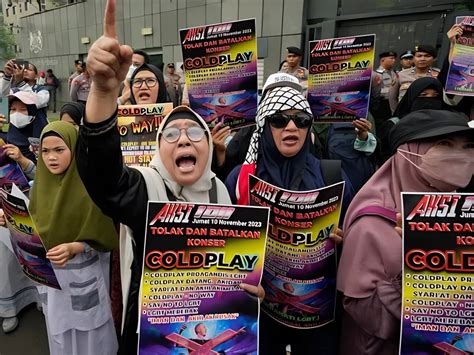 Express Magazine Coldplay Jakarta Indonesia Protest