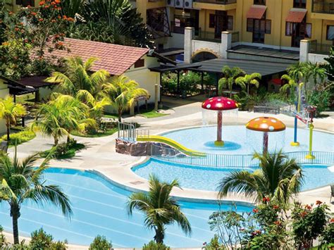 Banyak tempat yang boleh dilawati di langkawi antaranya kereta kabel langkawi, skybridge, pantai tanjung rhu, air terjun telaga tujuh dan sebagainya. Hotel Langkawi Sesuai Untuk Honeymoon | Blog Pakej.MY