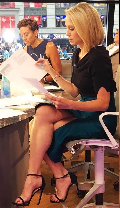 amy robach celeb sandals