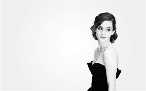 1920x1200 Emma Watson Cleavage Wallpaper Coolwallpapers Me
