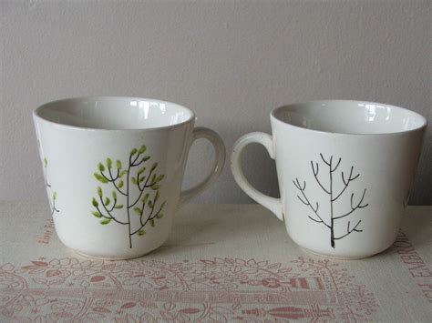 Tous les décès depuis 1970, évolution de l'espérance de vie en france, par département, commune, prénom et nom de famille ! Hand-illustrated cup- tree sapling | Felt