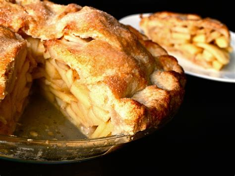 I do not like apple pies that use only sweet apples as i need more depth of flavor and some sweet apples tend to be softer apples that become mushy. The Food Lab Redux: Use Science to Bake the Best Apple Pie ...