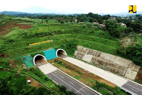 Terowongan Kembar Cisumdawu Terpanjang Di Jalan Tol Indonesia