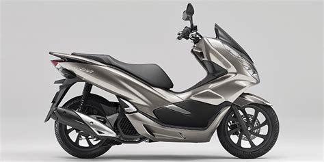 It's also small enough to park almost anywhere and has amazing fuel efficiency. 2019 Honda PCX 150 ABS | Ride Center USA