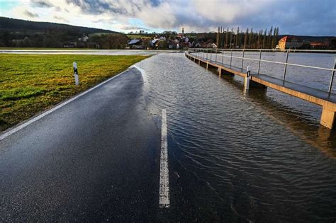 Land unter hieß es wegen des starkregens in der nacht von donnerstag auf freitag in brombach. Wie entsteht Hochwasser? - Erklär's mir - Badische Zeitung