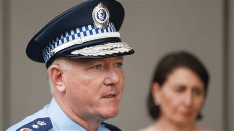 nsw police commissioner says officers won t force businesses to comply with vaccine passport