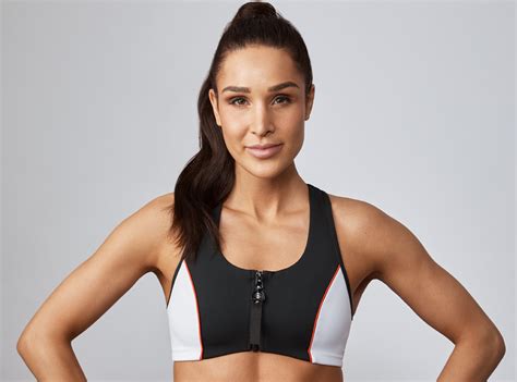 Trainer Kayla Itsines Shares A Weeks Worth Of At Home Routines E News