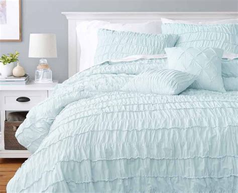 No matter if you want vivid blue or red to highlight your favourite decorative pieces, sedate pastels that mesh beautifully with lighter furniture or neutral greys and beiges for rooms you've yet to decorate, this selection has a variety of colours from which to. hometrends Ruffle Blue Comforter Set | Walmart Canada