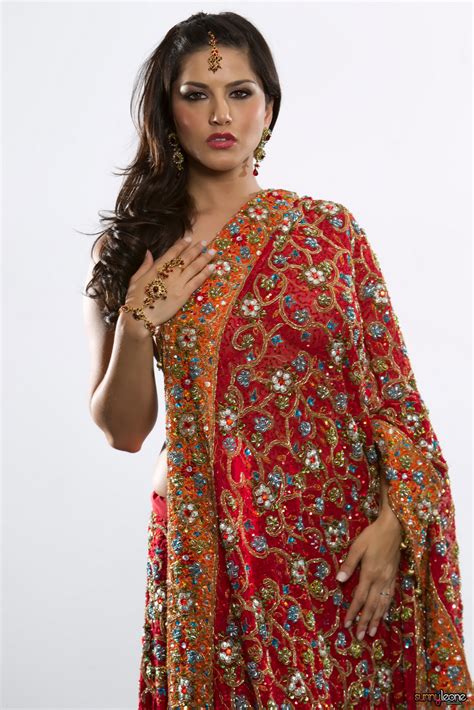 Sunny Leone Sizzling Sunny Leone In Indian Traditional Style