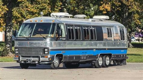 Check Out This 1992 Airstream 350le Motorhome