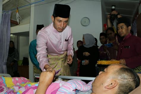 His excellency dato' zainal abidin ahmad. KEMBARA RAMADAN TEMENGGONG MENYANTUNI ASNAF | Portal ...