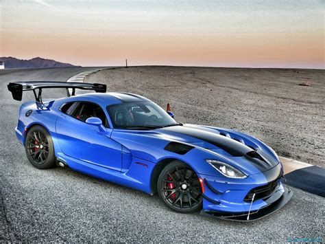 2016 Dodge Viper Acr Review Snakes On A Track Slashgear