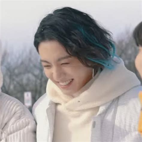 Isfp twitter account (all bts members share 1 single twitter account): Les cheveux de Jungkook de "BTS Winter Package 2021 ...
