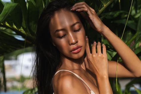 Premium Photo Beautiful Asian Thai Woman With Soft Smooth Clean Dark