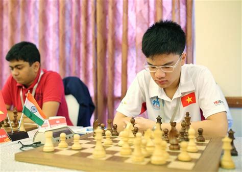 Khôi Beats Chinese Rival At Hdbank Chess Event