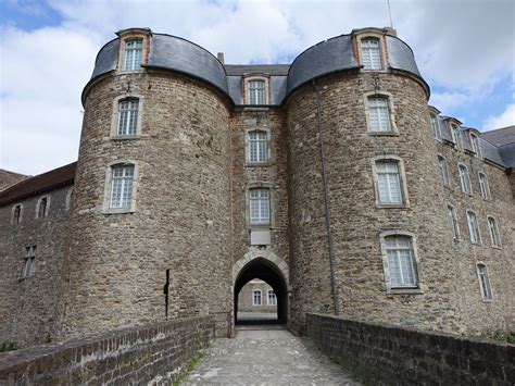 Boulogne Sur Mer Chateau Von 1231 Mit Geologischem Und Prähistorischem