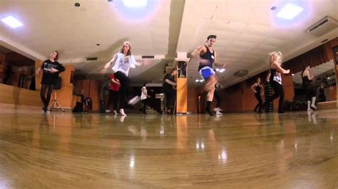 Si do#m e non esiste un luogo dove non mi torni in mente. "TI HO VOLUTO BENE VERAMENTE "Choreography Valerio Moro ...