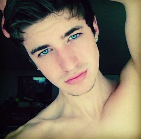 Wow It Really Blue I Like His Blue Pretty Eyes Green Eyes Guy