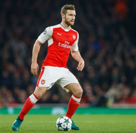 Il s'est engagé ce lundi avec schalke 04. sp-Fußball-England-Arsenal-Mustafi-Verletzung-Ausfall ...