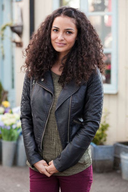 Her father's name is unknown, although shaffer is her maiden name, but her mother's name is margaret barth. Anna Shaffer Net Worth - How Much Does She Make from The Witcher? Harry Potter, Tris Merigold ...