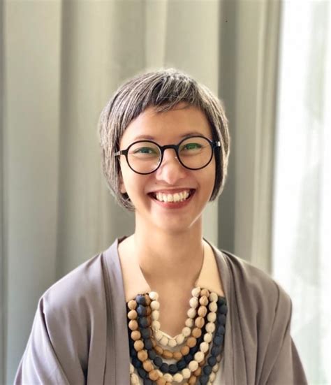 Presiden jokowi mengatakan, pt bio farma bisa memproduksi hingga 100 juta vaksin corona bulan ini. Profil Tari Sandjojo, Psikolog dan Head of Academic ...