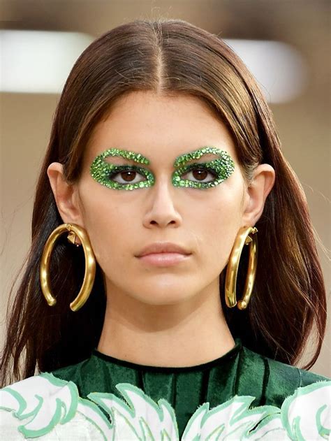 The 9 Spring Jewelry Trends Everyone Will Be Buying In 2020 Big Jewelry Festival Makeup