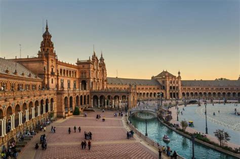 Seville is more than 2,000 years old. Voyage pour nos Séniors à Séville - Mairie Le Pin
