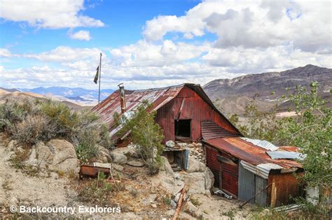 Comfortable beds.plenty of a/c and hot showers. Stella-Mengel Cabin, Death Valley