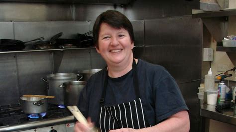 Award Winning Chef Annie Smithers Auctions Christmas Dinner For Charity