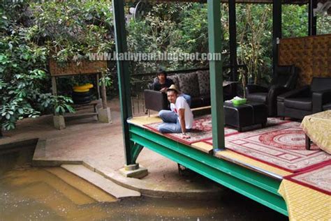 Resort yang terletak 2 km dari jalan luar ini adalah sangat sesuai bagi mereka yang mencari. kathyjem: BBQ Di Lembah Temir Pahang