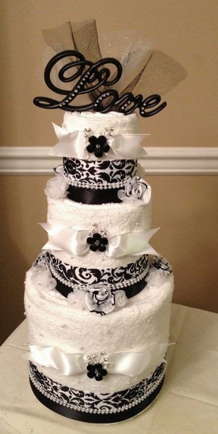 Close members of the bride's family often spend a little more for the perfect gift. Towel Cake for Bridal Shower | Creative bridal shower ...