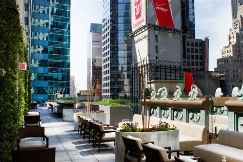 Exclusive First Look At The Only Rooftop Bar In Times Square Bloomberg