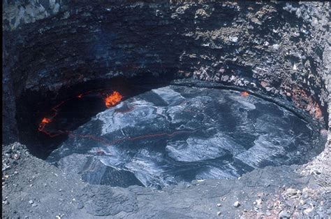 Lava Lakes The Exposed Guts Of Volcanoes Amusing Planet