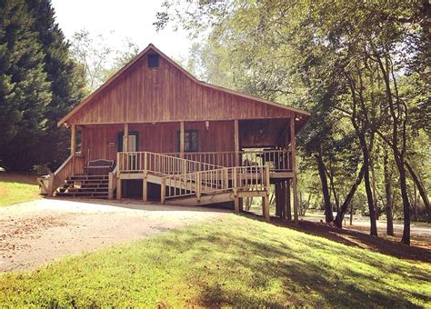 Cabin/cottage 14 bedroom 9 bathroom. Cabin Rental for Hiawassee Getaway in Georgia