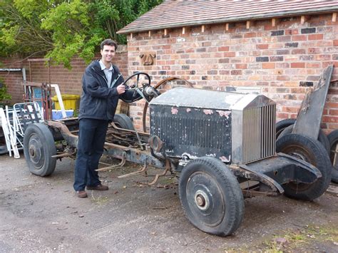 From the world's pinnacle motor car phantom to the bold attitude of black badge and beyond. Andrew Davies - My Rolls-Royce 20/25 rescue and recreation ...
