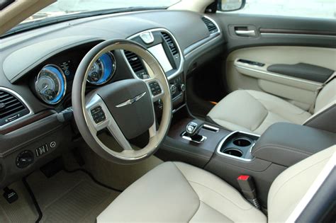 2012 10 Best Interiors Chrysler 300 Luxury Series Wardsauto