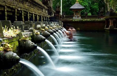 Pura Tirta Empul Pemandian Air Suci Umat Hindu Di Bali