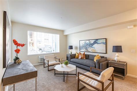 600 Riverside Apartments in Washington State - 615 N Piere Street