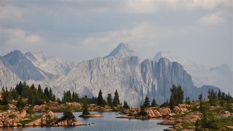 Mt Battisti British Columbia In The Canadian Rockies 4k Wallpaper