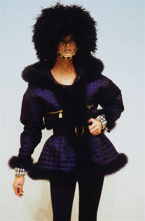 Chanel Runway Show Fw 1991 Fashion Linda Evangelista Chanel Runway