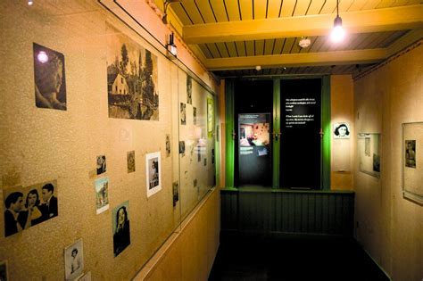 Un Recorrido Por La Casa De Ana Frank