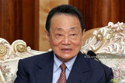 He is one of the richest men in malaysia. Robert Kuok 104th wealthiest person in the world: Forbes ...