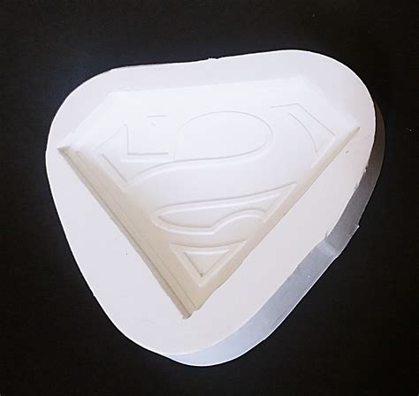 molde de silicone superman para confeitaria e biscuit gg 1