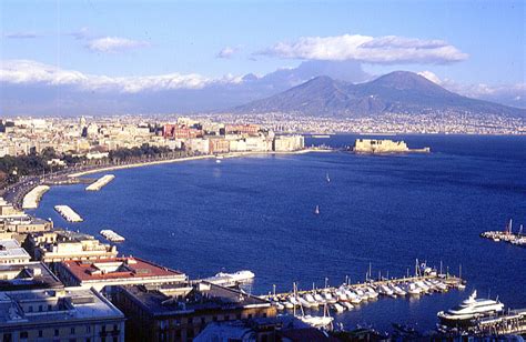 Vedi Napoli E Poi Torni La Città Vista Con Gli Occhi Di Una Turista