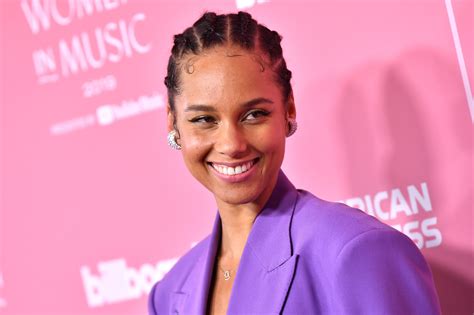 Alicia Keys And E L F Announce Launch Of Keys Soulcare Billboard Women In Music Women In