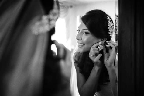Bride Gets Ready Montreal Wedding Photographer Ideas Wedding Dress